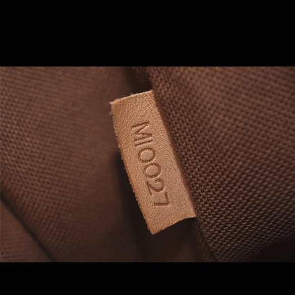 Authentic Louis Vuitton Monogram Messenger Bosphore PM Shoulder Bag - Picture 5 of 10